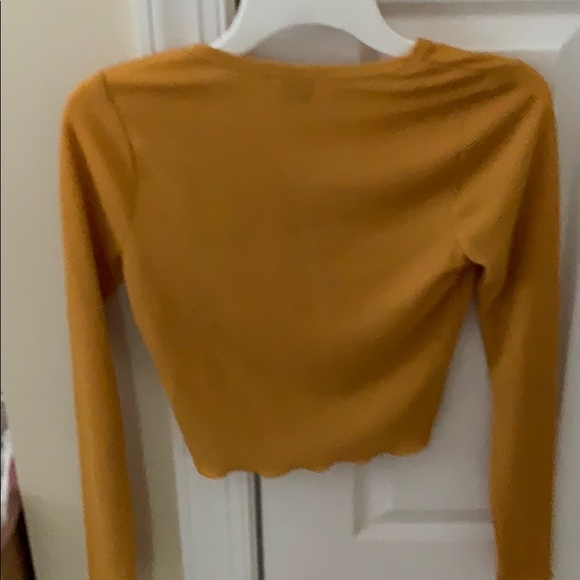 Mustard Yellow Long sleeve Crop Top - Picture 2 of 3